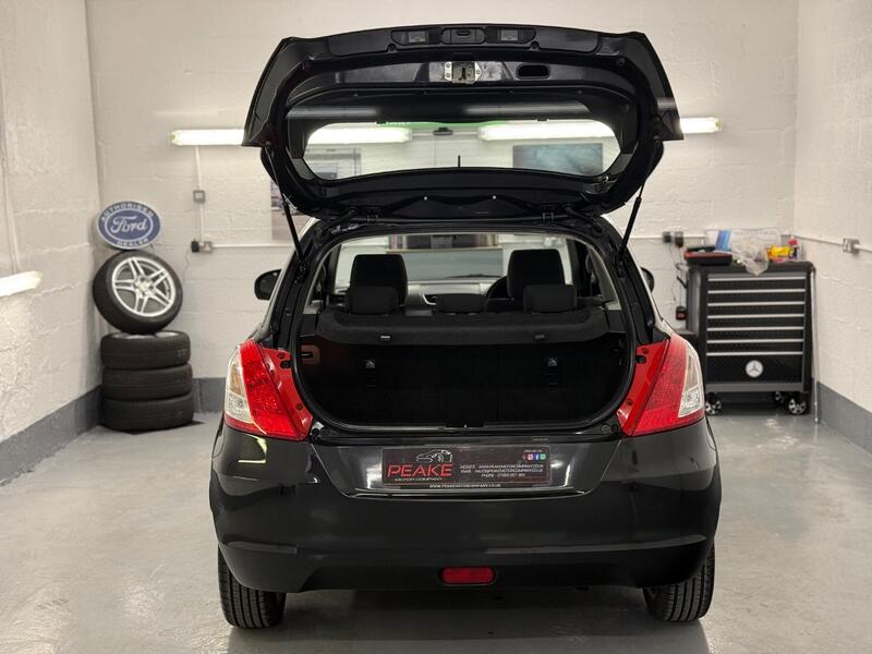 SUZUKI SWIFT