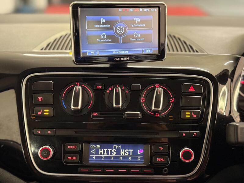 VOLKSWAGEN UP