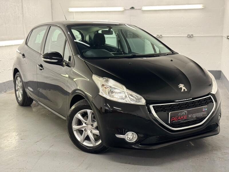 PEUGEOT 208