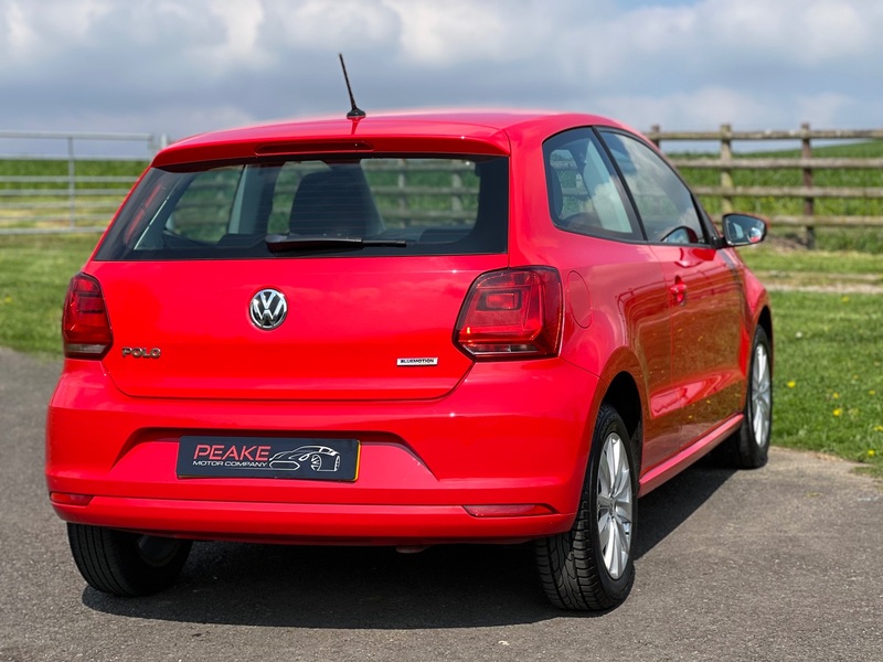 VOLKSWAGEN POLO