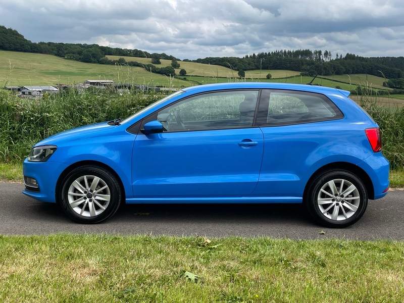 VOLKSWAGEN POLO